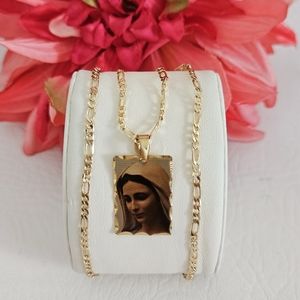 Reina de La Paz Virgen Picture Necklace
